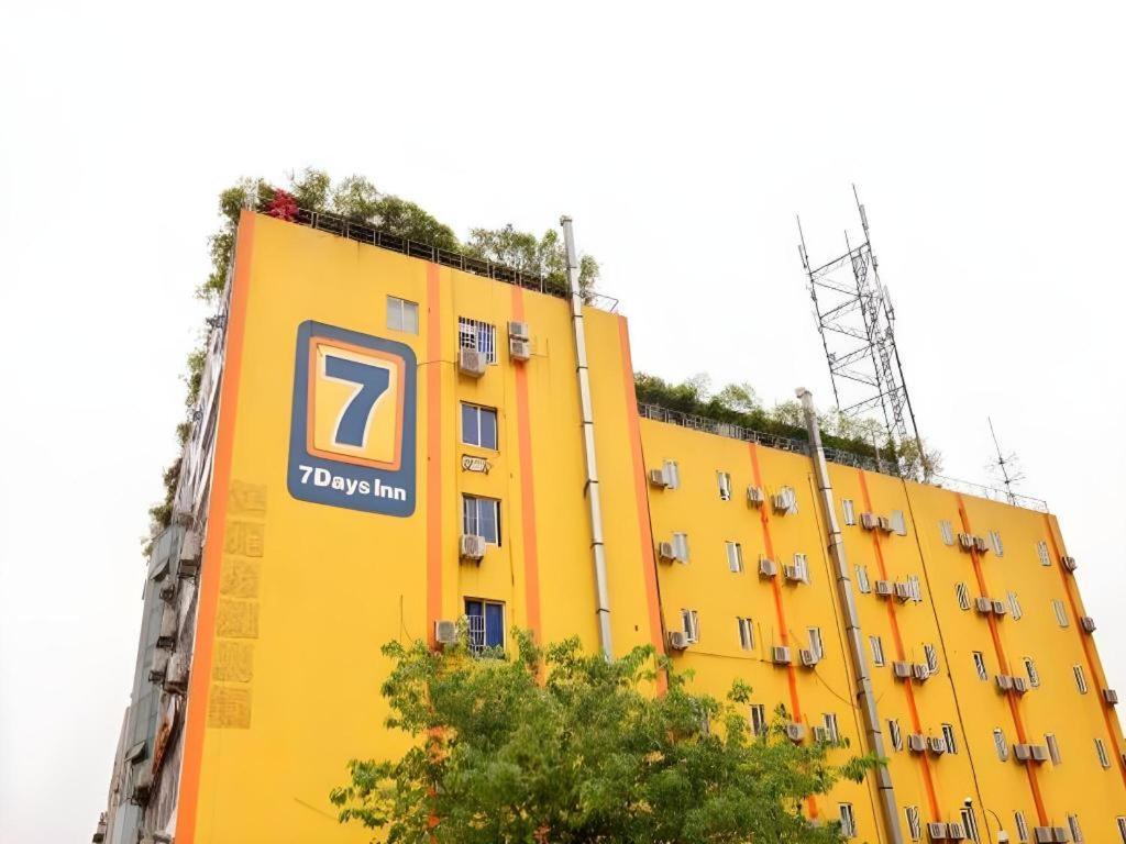 7 Days Inn Chengdu Sichuan University South Railway Station Dış mekan fotoğraf